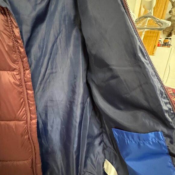 Old Navy Frost Free Puffer Jacket Size Medium - Picture 9 of 12